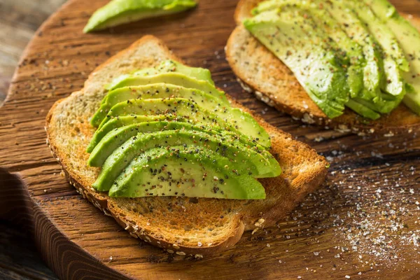 Tostadas Aguacate Caseras Saludables Con Sal Pimienta —  Fotos de Stock