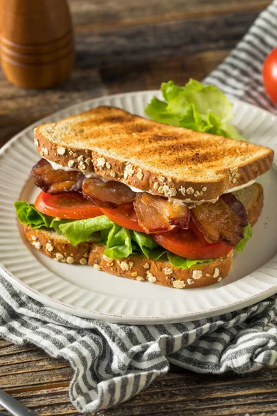 Sanduíche Caseiro Alface Bacon Tomate Blt Pronto Para Comer — Fotografia de Stock