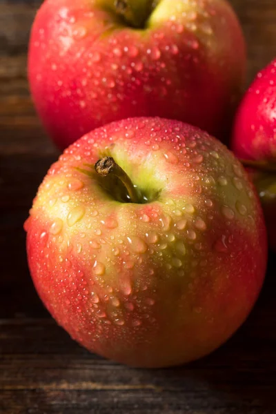 Raw Organic Red Fuji Apples Bunch — Stock Photo, Image