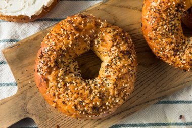Ev yapımı Tost Her şey Krem peynirli New York simidi