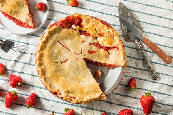 Süße Hausgemachte Erdbeer Rhabarber Torte — Stockfoto