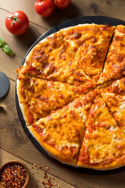 Warme Hausgemachte Italienische Käsepizza Zum Verzehr Bereit — Stockfoto