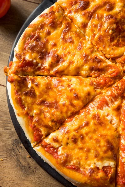 Teplá Domácí Italský Sýr Pizza Připravena Jídlu — Stock fotografie