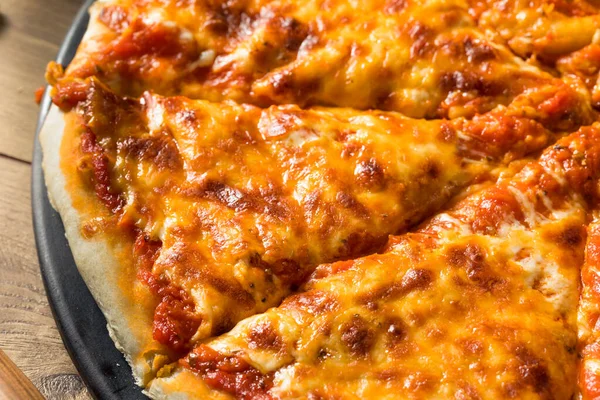 Warme Hausgemachte Italienische Käsepizza Zum Verzehr Bereit — Stockfoto