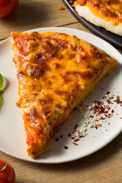 Warme Hausgemachte Italienische Käsepizza Zum Verzehr Bereit — Stockfoto