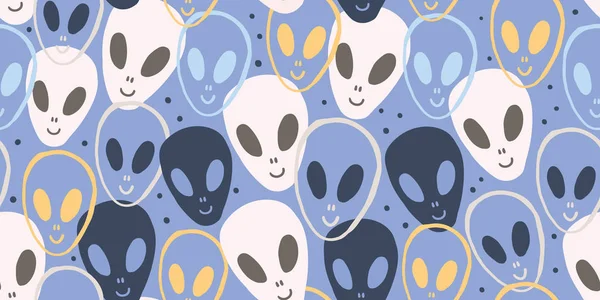 Childish seamless pattern with aliens faces ufo — Stock Vector