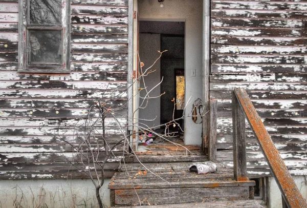 Casă agricolă abandonată în Dakota de Sud rurală în toamna timpurie — Fotografie, imagine de stoc