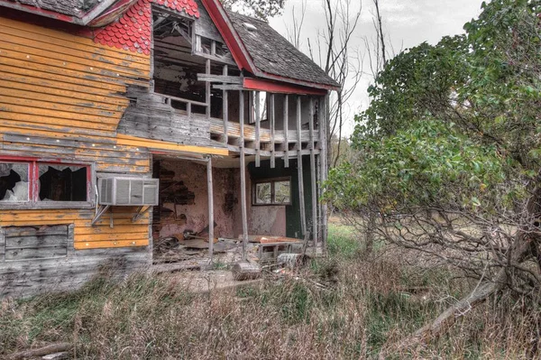 Verlaten boerderij in landelijke South Dakota in vroeg val — Stockfoto