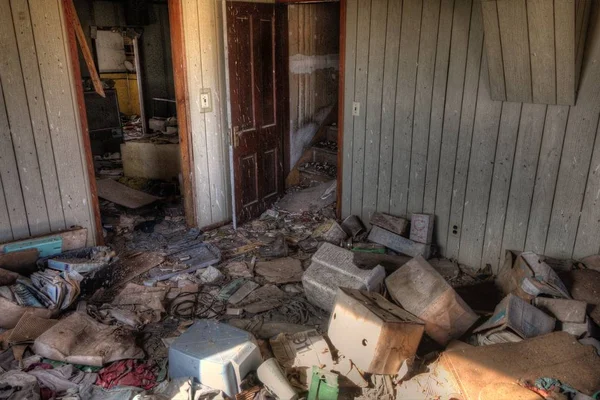 Verlaten boerderij in landelijke South Dakota in vroeg val — Stockfoto