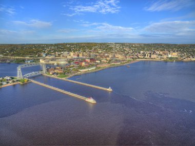 Duluth ve yaz aylarında Superior Gölü