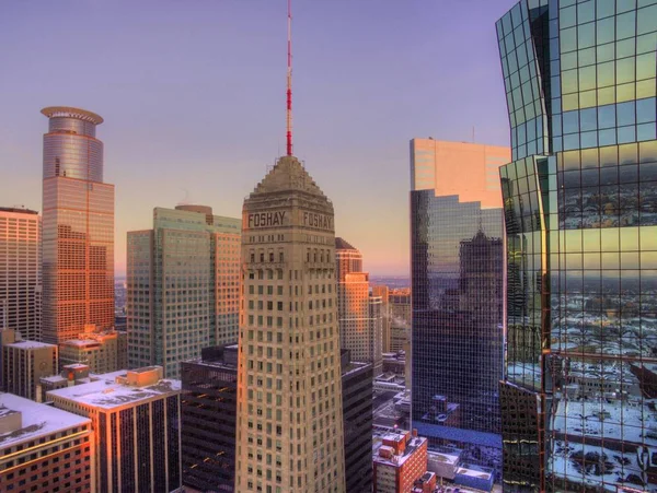Minneapolis Skyline tijdens zonsondergang — Stockfoto
