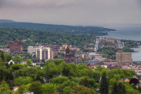 Enger Tower é um destino turístico e vista panorâmica em Duluth, Minnesota — Fotografia de Stock