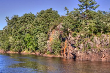 Interstate State Park Taylor Falls, Minnesota tarafından St Croix Nehri üzerinde yer almaktadır