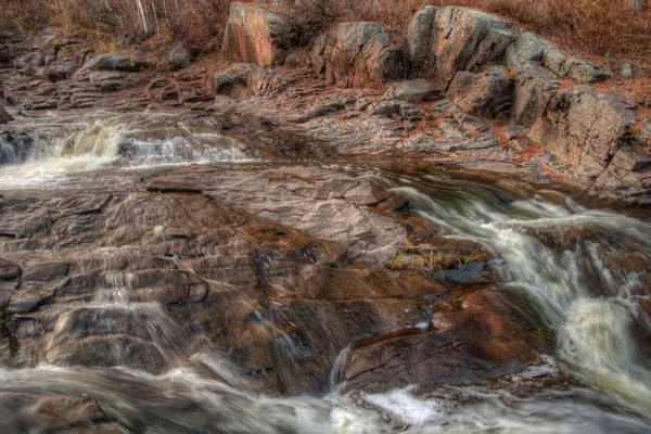 Лестер Park є популярним міський парк в Duluth, Міннесота під час усі сезони — стокове фото