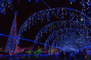 Bentleyville açık bir Noel Kutlamaları Kasım De aracılığıyla olduğunu.