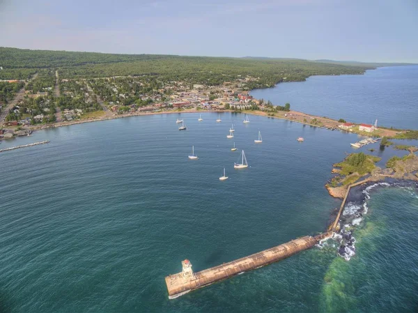 Grand Marais is een kleine haven stad op de North Shore van Lake Superior in Minnesota — Stockfoto