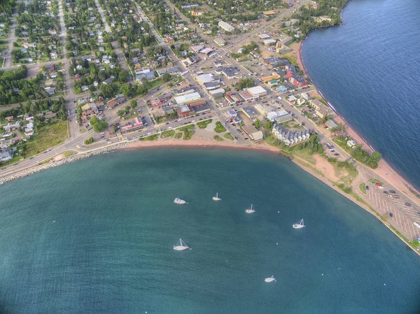 Grand Marais egy kis kikötő város a az északi tó partján Superior a Minnesota — Stock Fotó