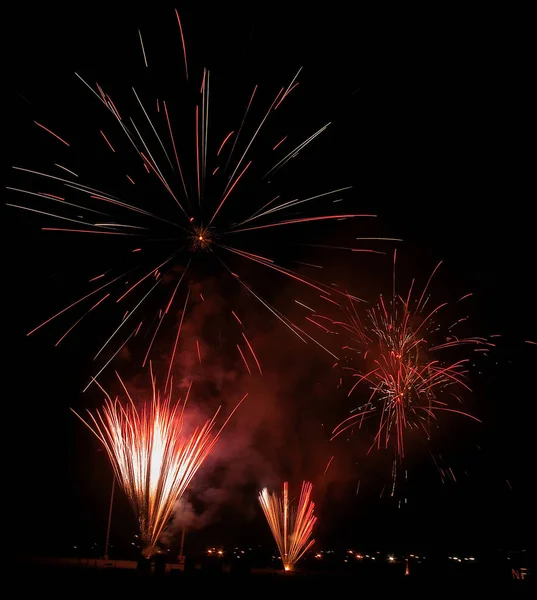 Ein riesiges Feuerwerk auf dem Festplatz der Sioux Falls während eines Kongresses — Stockfoto
