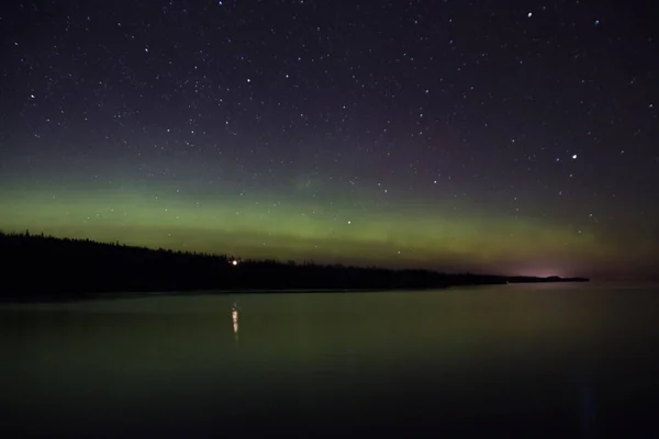 Északi fények és Aurora felső tó Superior a az északi tó partján Superior a Minnesota — Stock Fotó
