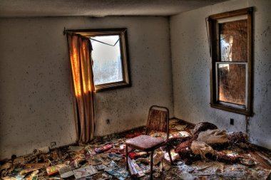 Kırsal Güney Dakota 'da terkedilmiş çiftlik evleri yavaşça çürüme.