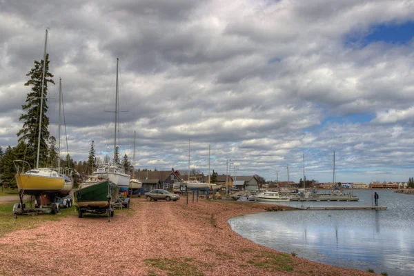 Grand Marais, Minnesota op de noordelijke oever van Lake Superior is een populaire toeristische bestemming — Stockfoto