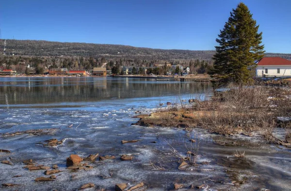 Grand Marais, Minnesota, na costa norte do Lago Superior é um destino turístico popular — Fotografia de Stock