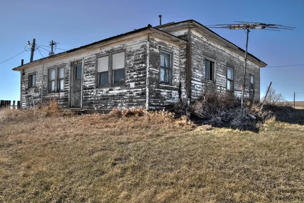 Opuštěné zemědělské domy na venkově v Jižní Dakotě pomalu chátrání. — Stock fotografie