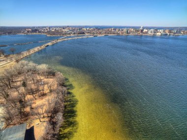 Madison, Wisconsin ilkbahar dron tarafından görülen güneşli bir günde