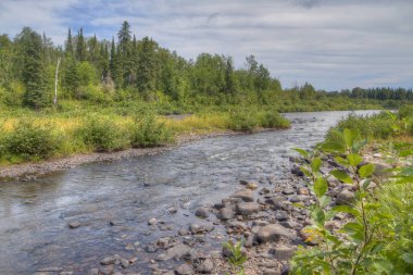 Güvercin River büyük Portage devlet parkı ve Hint rezervasyon akar. Ontario ve Minnesota arasındaki sınırın