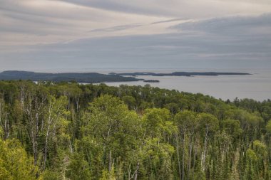 Güvercin River büyük Portage devlet parkı ve Hint rezervasyon akar. Ontario ve Minnesota arasındaki sınırın