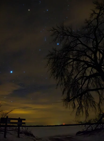 The Night Sky está lleno de constelaciones en el condado de Ottertail en el centro de Minnesota — Foto de Stock