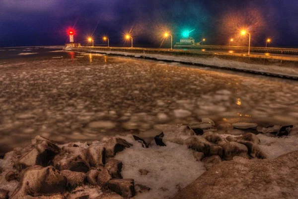 Canal Park je oblíbenou turistickou destinaci v Duluth, Minnesota na Lake Superior — Stock fotografie