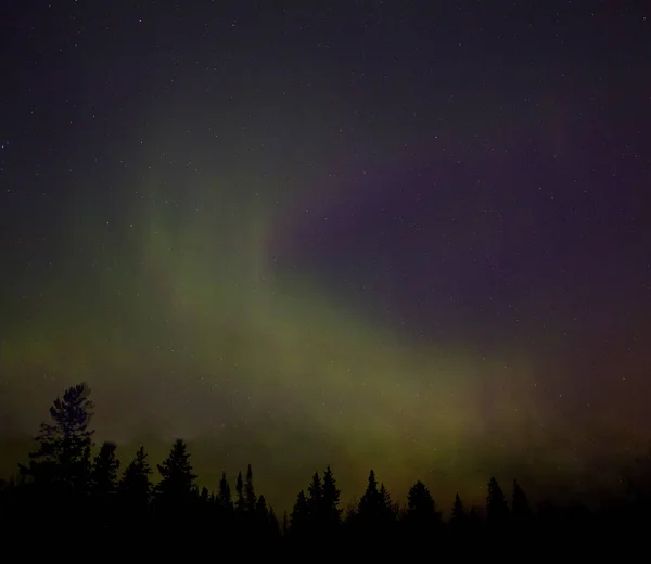 Zorza polarna nad jeziorem w Minnesota latem — Zdjęcie stockowe