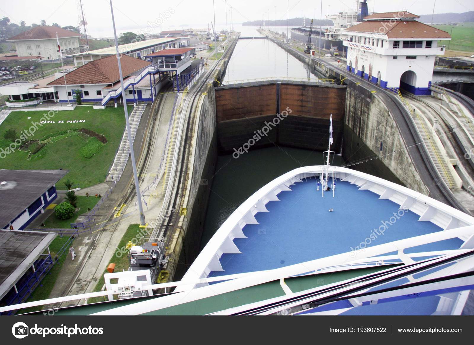 Panama Canal Locks Panama Canal Spanish Canal Panam Mile Ship Stock