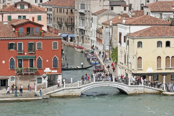 Csatornák Velence Velencei Olaszország Gondolák Hajók Turisták Dátum 2007 — Stock Fotó