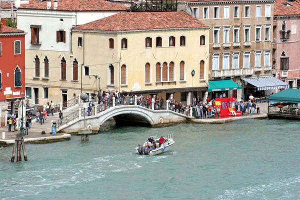 Csatornák Velence Velencei Olaszország Gondolák Csónakok Csatornákon Dátum 2007 — Stock Fotó