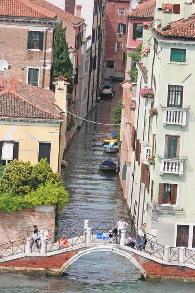 Κανάλια Βενετίας Βενετία Ιταλία Γόνδολες Και Σκάφη Στα Κανάλια Ημερομηνία — Φωτογραφία Αρχείου
