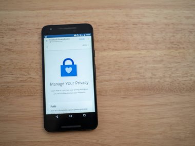 Facebook yönetmek gizlilik ayarı ile telefon resmi