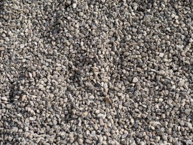 Zeminde açık çakıl taşları