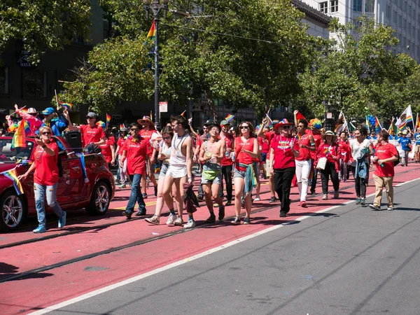 Menschenmenge bei der Gay Pride Parade 2017. — Stockfoto