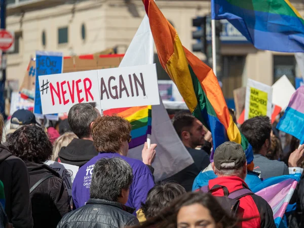 Never again sign at March for Our Lives rally in San Francisco. — Stock Photo, Image