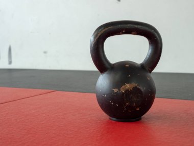 10 kg su ısıtıcısı çan spor mat sol alan ile oturup...