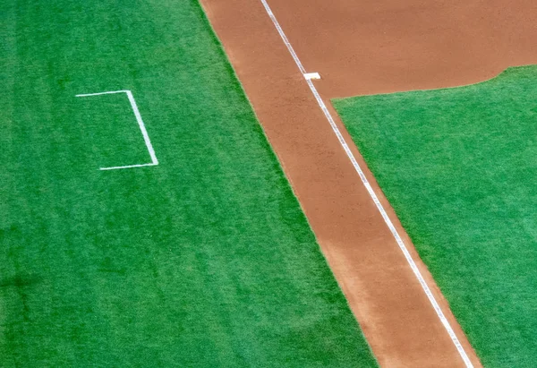 Tercera base y caja de entrenador de un diamante de béisbol —  Fotos de Stock