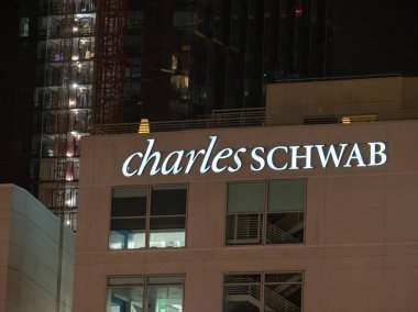 Gece San Francisco'da Charles Schwab işyeri konumu