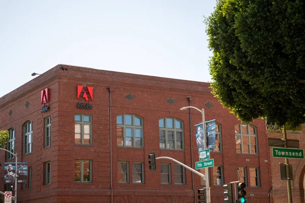 Adobes kontor i centrala San Francisco på Townsend Street — Stockfoto