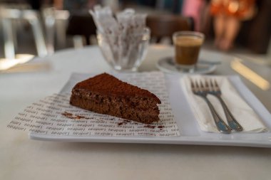 Lizbon 'un ünlü yerinde Landaeu çikolatalı keki