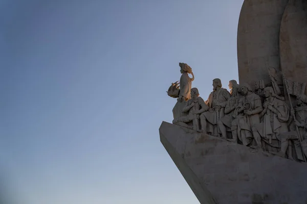 Padrao dos Descobrimentos Denkmal der Entdeckung im verblassenden Tageslicht Sonnenuntergang — Stockfoto