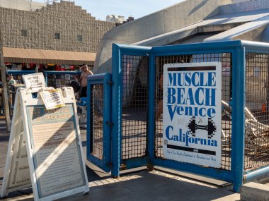 Muscle Beach Venice Kaliforniya ağırlıklı kalem girişi ve bilgileri