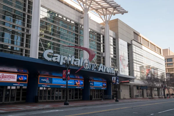 Capital One Arena maison des équipes sportives DC Sorciers et entrée Cap Images De Stock Libres De Droits