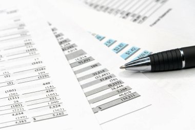 Finansal analiz - gelir tablosu, iş planı ile cam